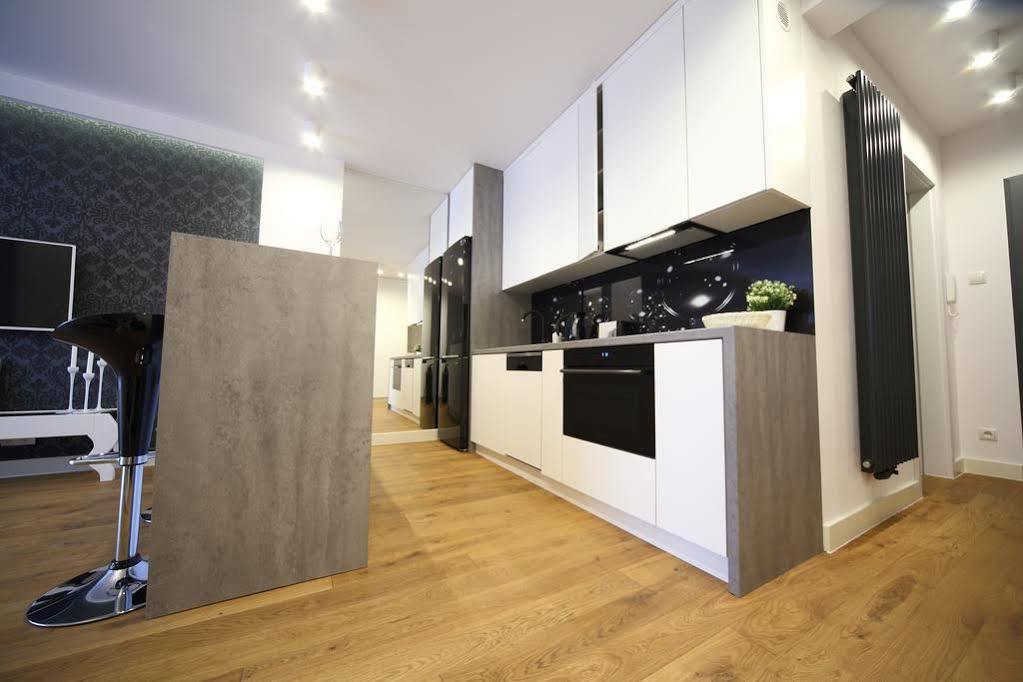 Old Town Friendhouse Apartments Krakow Ngoại thất bức ảnh